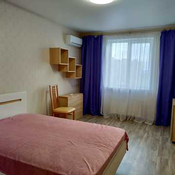 Домобудівельна вул., 13