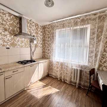 Сонячний мікрорайон вул., 21