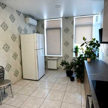 Луговська вул., 255