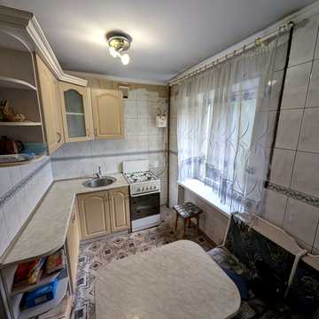 Української Перемоги вул., 31