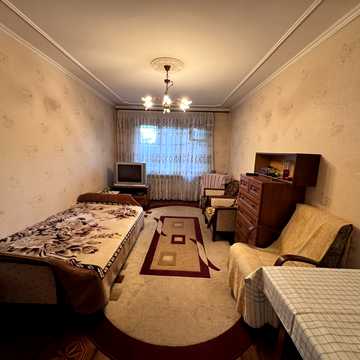 Євгена Чикаленка вул., 74/1