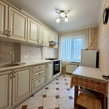 Центральний просп. (Леніна), 160