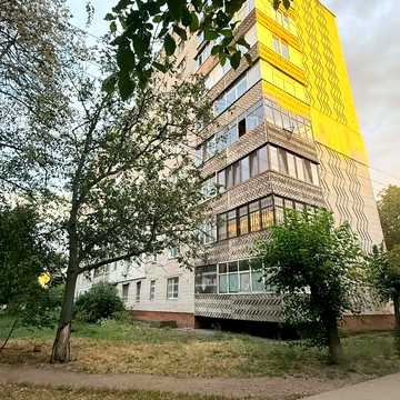 Сергія Амброса вул., 40