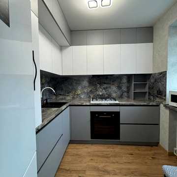 Грушевського вул. (Цюрупи), 29
