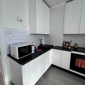Академіка Глушкова просп., 9-Є