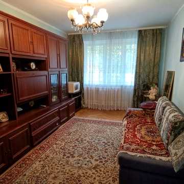 Юності просп., 5