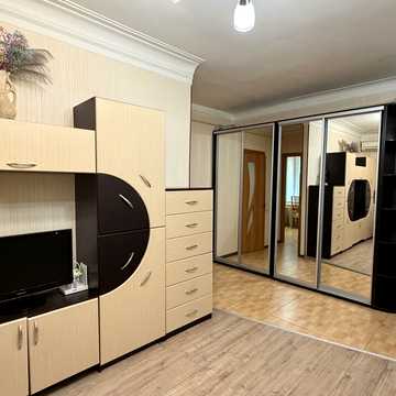 Велика Васильківська вул. (Червоноармійська), 67/7
