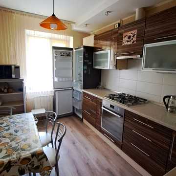 Юрія Побєдоносцева бульв., 10
