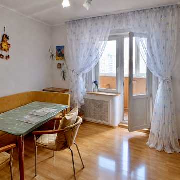 Миколи Бажана просп., 36