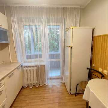 Селянська вул., 12