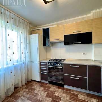 Заливна вул., 17
