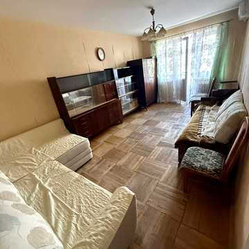 Героїв Крут вул. (Валентини Терешкової), 44