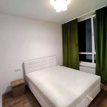 Кадетський Гай вул., 8