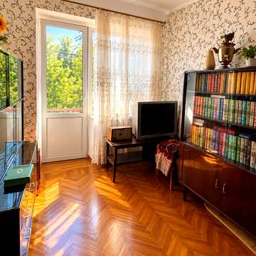 Володимирська вул., 87/1