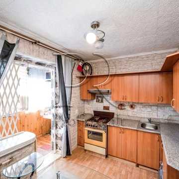 Хорольська вул., 5