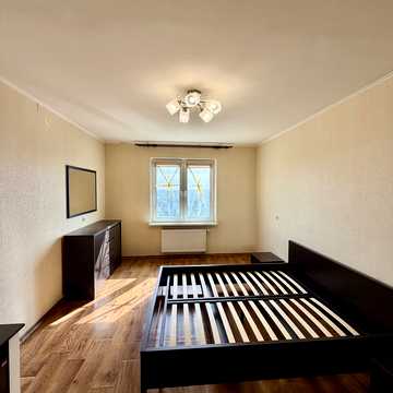 Академіка Глушкова просп., 9-Є