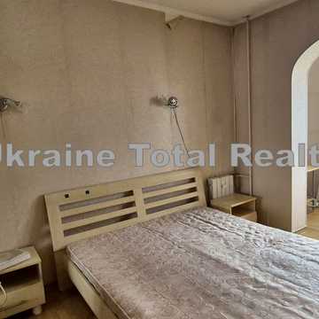 Здолбунівська вул., 11-Б