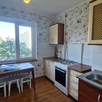 Варненська вул., 25
