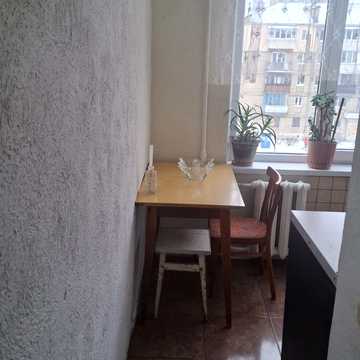 Празька вул., 28