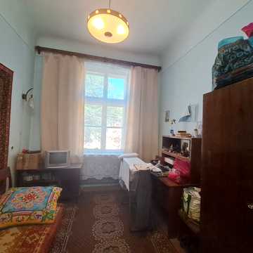 Ужгородська вул., 2