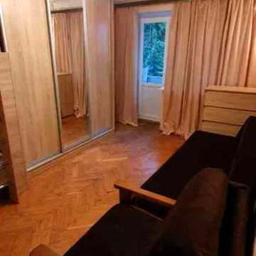 Ніжинська вул., 20