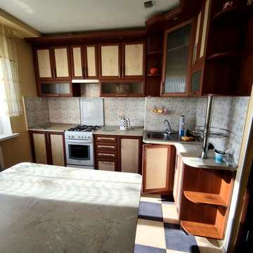 Генерала Безручка вул., 1б