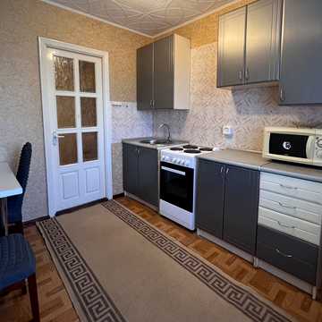 Романа Шухевича вул., 10