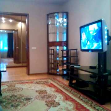 Тополина вул., 18
