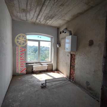 Паризька вул., 16