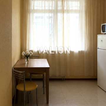 Воскресенська вул., 14-Б