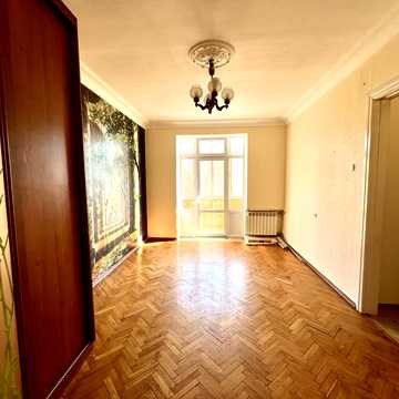 Івана Мазепи вул. (Січневого Повстання), 4
