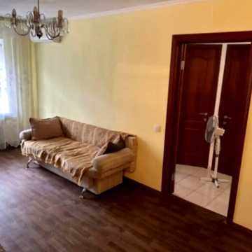 Привокзальна вул., 8/1