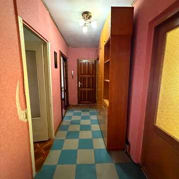 Київська вул., 7