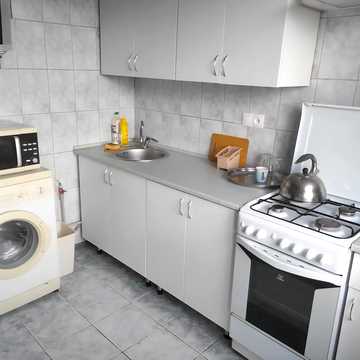 Харківська вул., 42