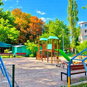 Місячний пров., 4
