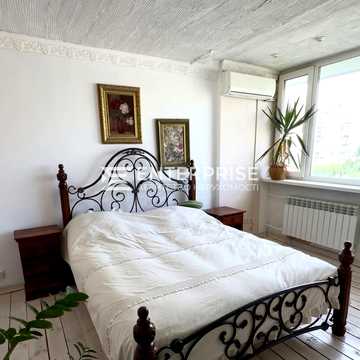 Василя Стуса вул., 26