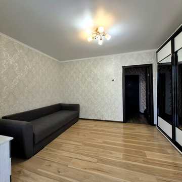 Джерельна вул., 8