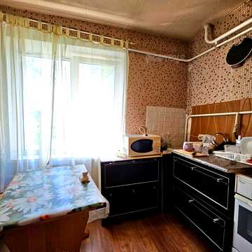 Святкова (Ювілейна) вул., 79
