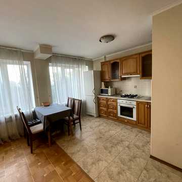Лесі Українки бульв., 7