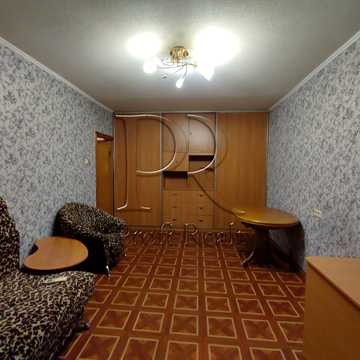 Романа Шухевича просп. (Генерала Ватутіна), 8