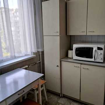 Йорданська вул. (Лайоша Гавро), 2