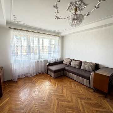 Кловський узвіз, 24