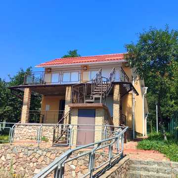 Вузівський тупик, 5