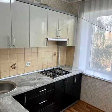 Алмазна вул., 10