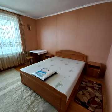 Осіння вул., 33