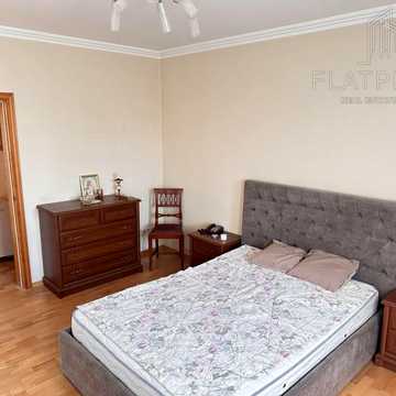 Драгоманова вул., 25