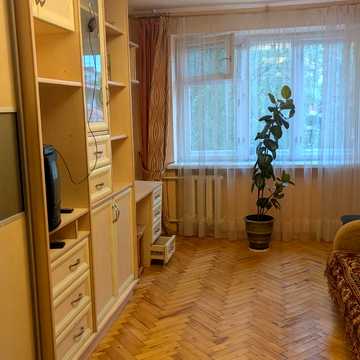Академіка Лазаренка вул., 11-Б