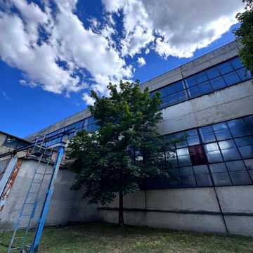 Юності вул., 28