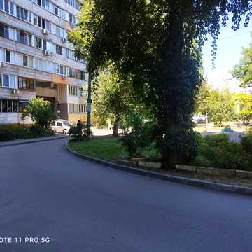 Метробудівська вул., 5