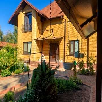 Виноградна, 52